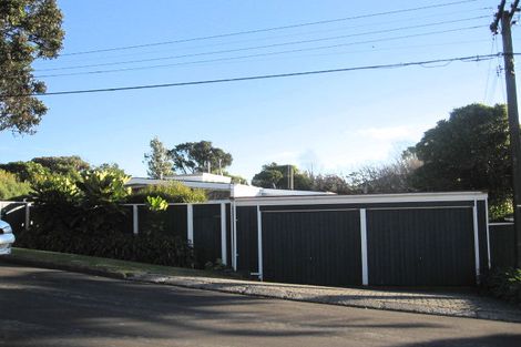 Photo of property in 15 Fancourt Street, Karori, Wellington, 6012