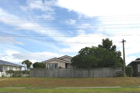 Photo of property in 298 East Coast Road, Forrest Hill, Auckland, 0620