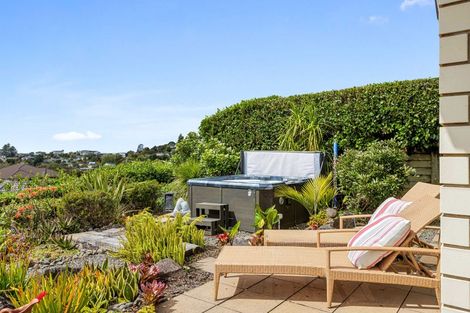 Photo of property in 15 Seaview Crescent, Hatfields Beach, Orewa, 0931