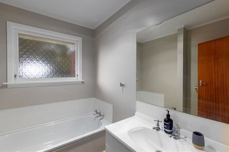 Photo of property in 15 Tralee Place, Bishopdale, Christchurch, 8053