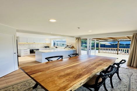 Photo of property in 8 John Dee Crescent, Red Beach, 0932