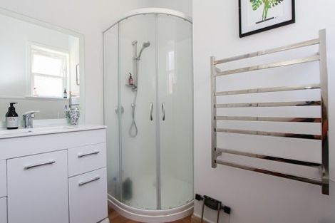 Photo of property in 2 Bains Avenue, Hamilton East, Hamilton, 3216