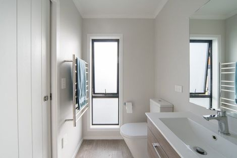 Photo of property in 12 Emmadale Lane, Hamilton East, Hamilton, 3216