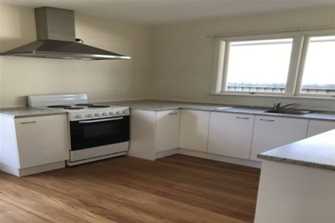 Photo of property in 2/102 Wainoni Road, Avondale, Christchurch, 8061