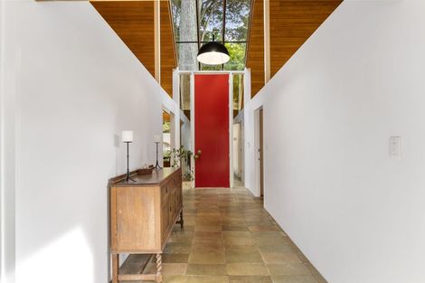 Photo of property in 17 Cobblestone Lane, Hillcrest, Auckland, 0627