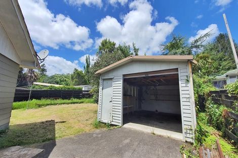 Photo of property in 37 Larissa Avenue, Henderson, Auckland, 0610