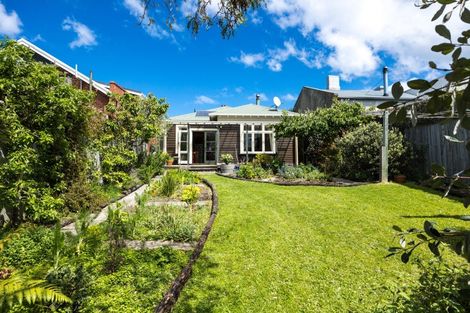 Photo of property in 76 Elm Row, Dunedin Central, Dunedin, 9016