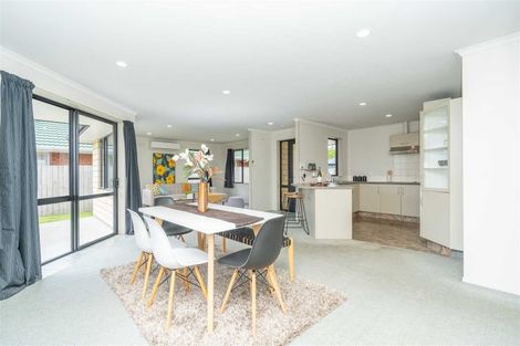 Photo of property in 7 Woodgreen Way, Hamilton East, Hamilton, 3216