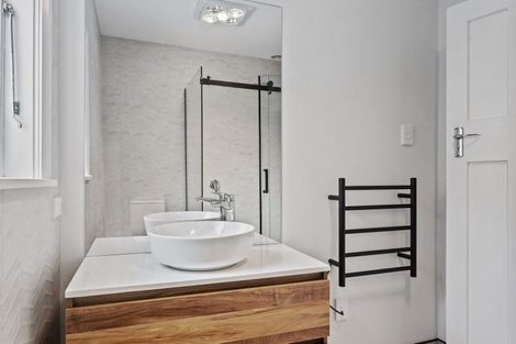 Photo of property in 1/19 Hills Road, Edgeware, Christchurch, 8013