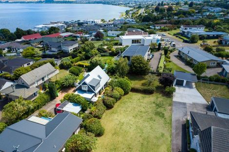 Photo of property in 16 Harvey Street, Waipahihi, Taupo, 3330
