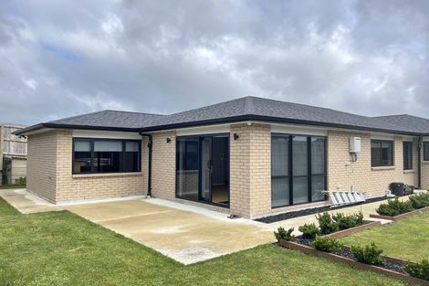 Photo of property in 4 Opouatu Avenue, Glenbrook, Waiuku, 2681