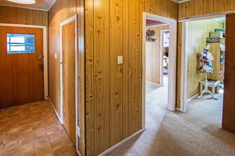 Photo of property in 34 Oxford Street, Tawa, Wellington, 5028