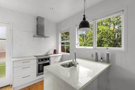 Photo of property in 19 Church Street, Northcote Point, Auckland, 0627