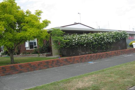 Photo of property in 35 Cedar Crescent, Feilding, 4702