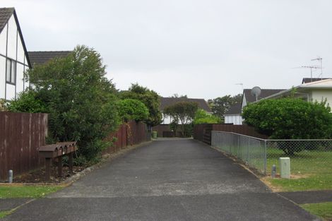 Photo of property in 1/17 Challen Close, Conifer Grove, Takanini, 2112