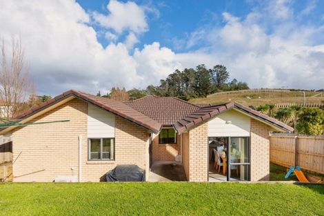 Photo of property in 26 Burton's Drive, Swanson, Auckland, 0614