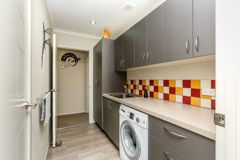 Photo of property in 86 Karamea Street, Whalers Gate, New Plymouth, 4310