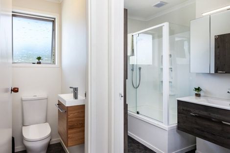 Photo of property in 15 Kotare Street, Hilltop, Taupo, 3330