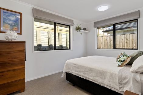 Photo of property in 82 Bert Wall Drive, Omokoroa, 3114