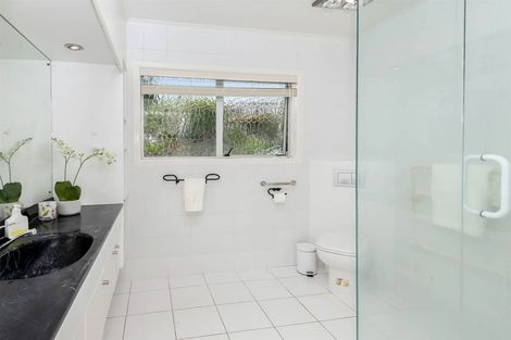 Photo of property in 17 Copperfield Terrace, Mellons Bay, Auckland, 2014