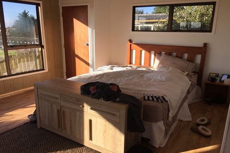 Photo of property in 3/23a Gladstone Road, Northcote, Auckland, 0627