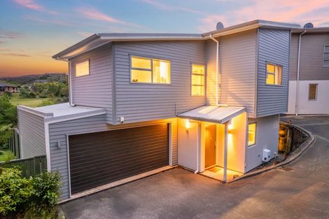 Photo of property in 82b Kirton Drive, Riverstone Terraces, Upper Hutt, 5018