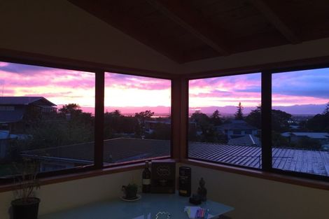 Photo of property in 1/86 Waimumu Road, Massey, Auckland, 0614