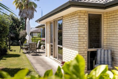 Photo of property in 10 Reefton Place, Papamoa Beach, Papamoa, 3118