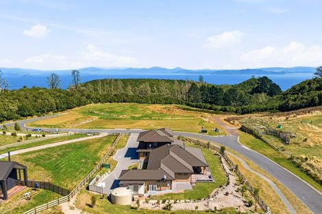 Photo of property in 1 Glendas Way, Acacia Bay, 3385