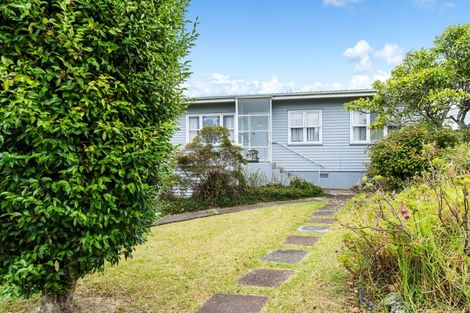 Photo of property in 64 Sylvan Crescent, Te Atatu South, Auckland, 0610