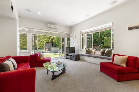 Photo of property in 19 Maritime Terrace, Birkenhead, Auckland, 0626