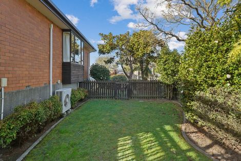 Photo of property in 2/15 Lowry Avenue, Redwood, Christchurch, 8051
