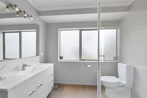 Photo of property in 27 Redwood Crescent, Hurdon, New Plymouth, 4310