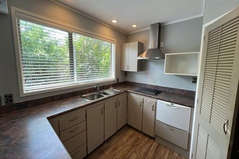 Photo of property in 2/51 Shakespeare Road, Milford, Auckland, 0620