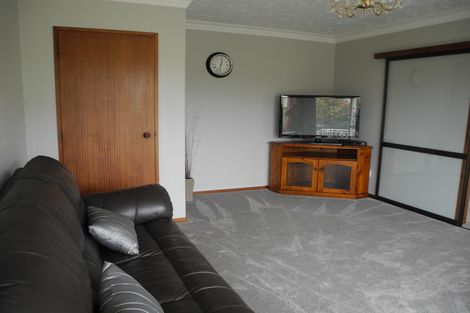 Photo of property in 11 Oxford Street, Waimate, 7924