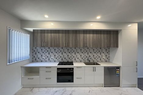 Photo of property in 2/17 Barneys Farm Road, Clendon Park, Auckland, 2103