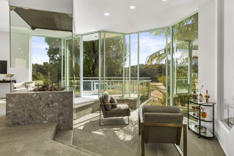 Photo of property in 2/9 The Esplanade, Castor Bay, Auckland, 0620