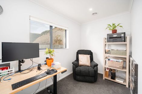 Photo of property in 4 Antigua Way, Grenada Village, Wellington, 6037