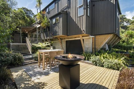 Photo of property in 17b Rangitoto Terrace, Milford, Auckland, 0620