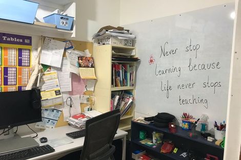 Photo of property in 1/8 Golf Road, New Lynn, Auckland, 0600