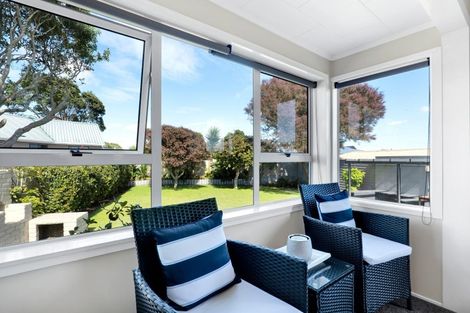 Photo of property in 15 Leon Place, Waitara, 4320