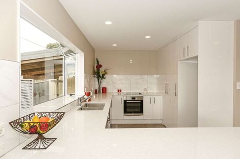 Photo of property in 15d Sarona Avenue, Glen Eden, Auckland, 0602