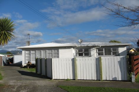 Photo of property in 8 Selwyn Street, Levin, 5510
