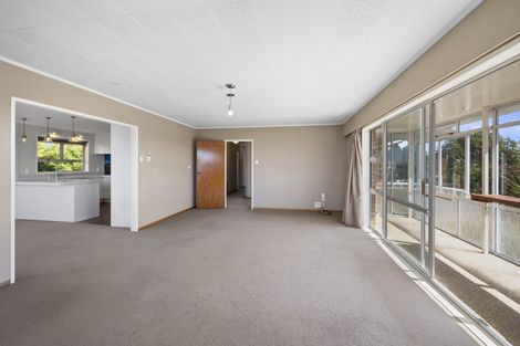 Photo of property in 44 Nevada Drive, Merrilands, New Plymouth, 4312