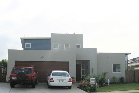 Photo of property in 6 San Priamo Place, Paraparaumu Beach, Paraparaumu, 5032