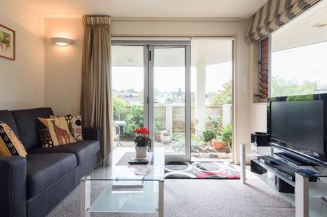 Photo of property in 1/16 Penning Road, Castor Bay, Auckland, 0620