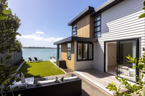 Photo of property in 17 Lansdowne Street, Bayswater, Auckland, 0622