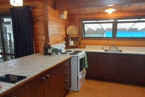 Photo of property in 63 Gemstone Drive, Birchville, Upper Hutt, 5018