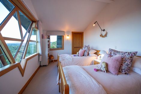 Photo of property in 45 The Strand, Fitzherbert, Palmerston North, 4410