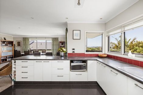 Photo of property in 31 Bayvista Close, Welcome Bay, Tauranga, 3112
